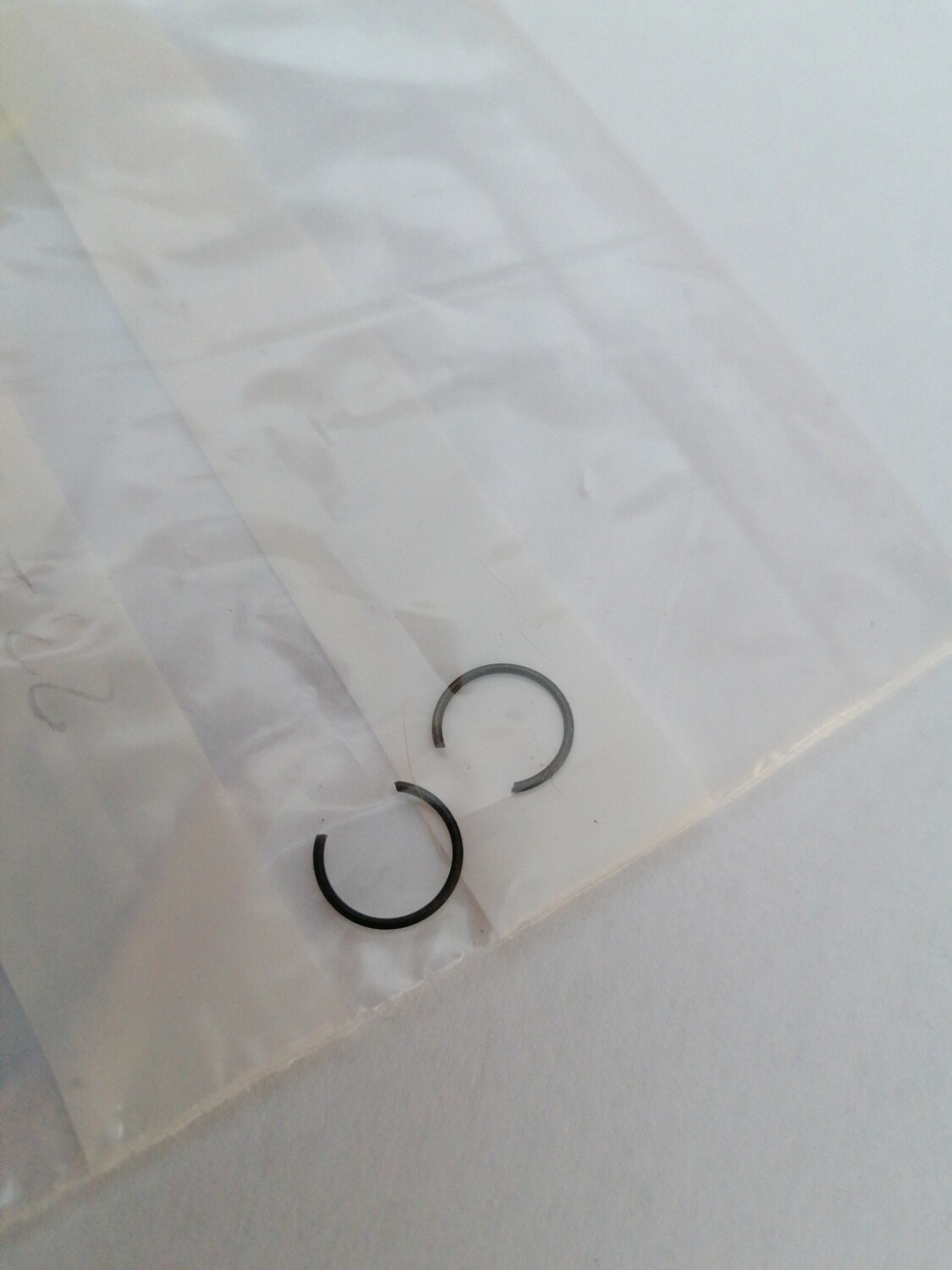 Zenoah Gudgeon Pin Clip for g320 32 to 34cc  Engines. 2pcs