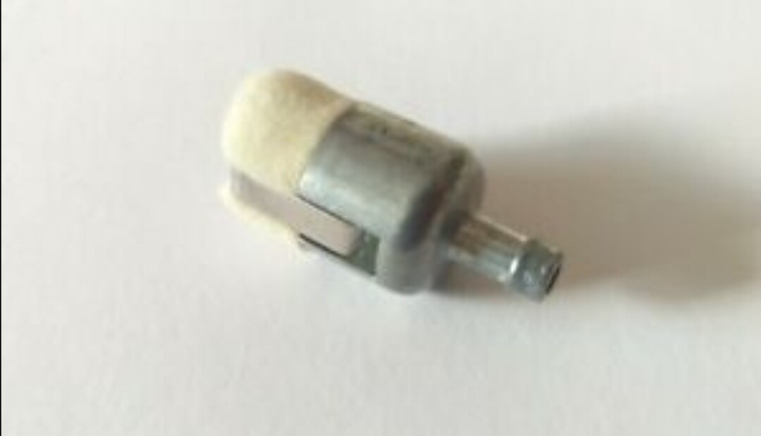Fuel tank clunk filter