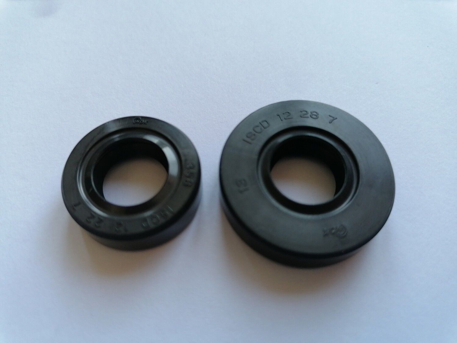 Genuine zenoah crank oil seals 23-30.5cc