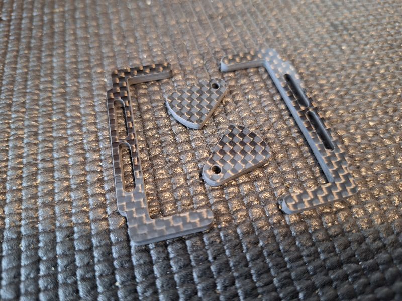 CCR XRAY XB2 TEAM ASSOCIATED B6.4 BATTERY HOLDERS AND TABS
