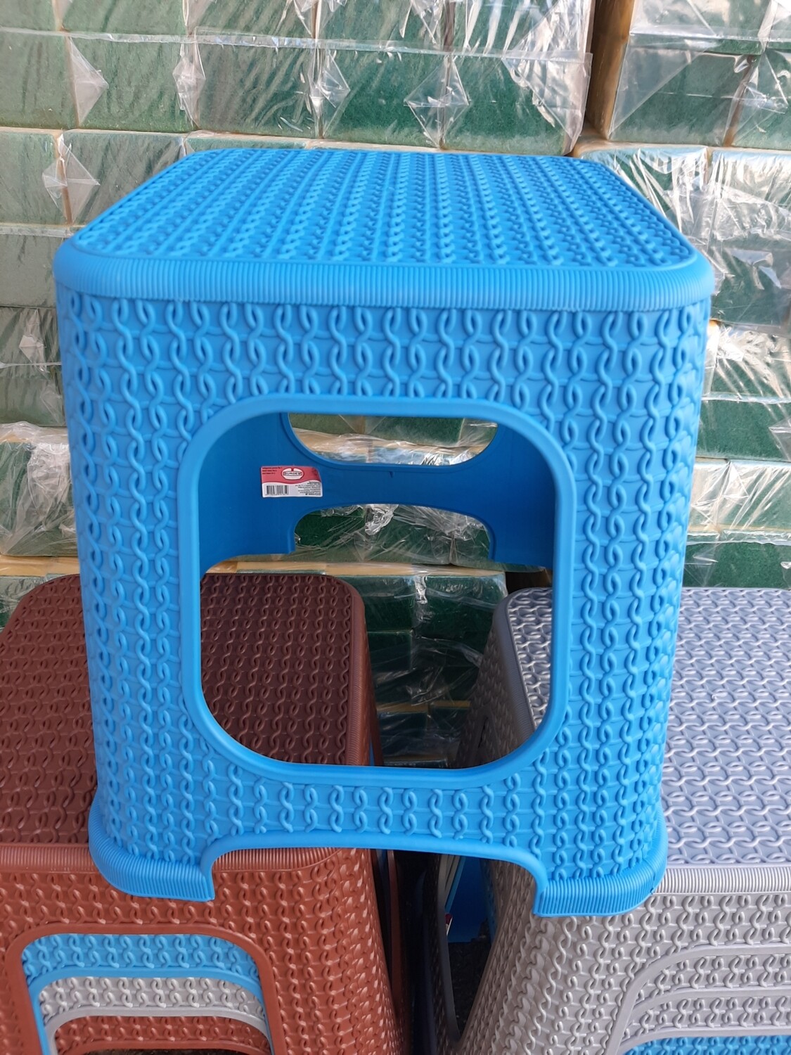 Stol me dantell i mesëm
