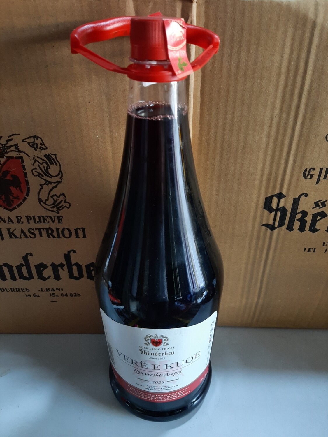 Verë e kuqe Skëndërbeu 2 litra