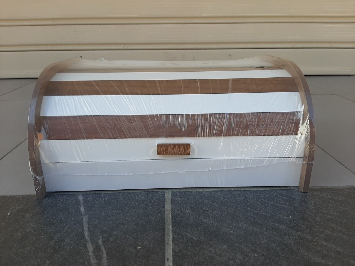Mbajtëse buke prej druri 38x25cm