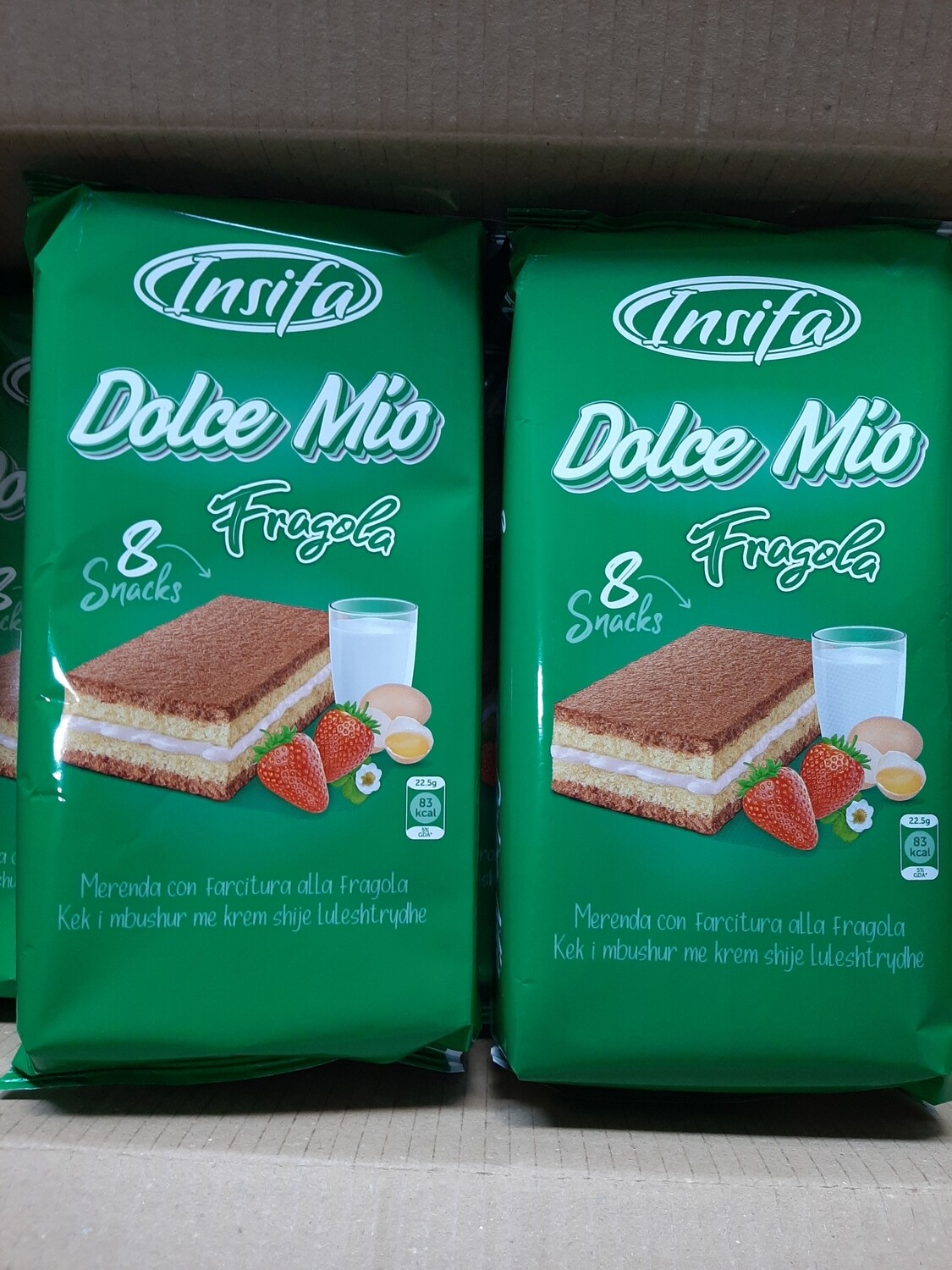 Dolçe me luleshtrydhe 8 copë