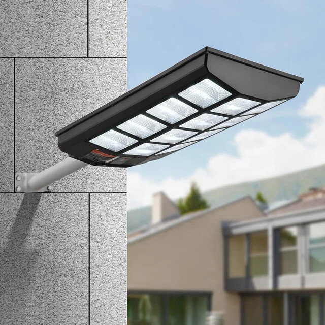 Llambë Solare 240W