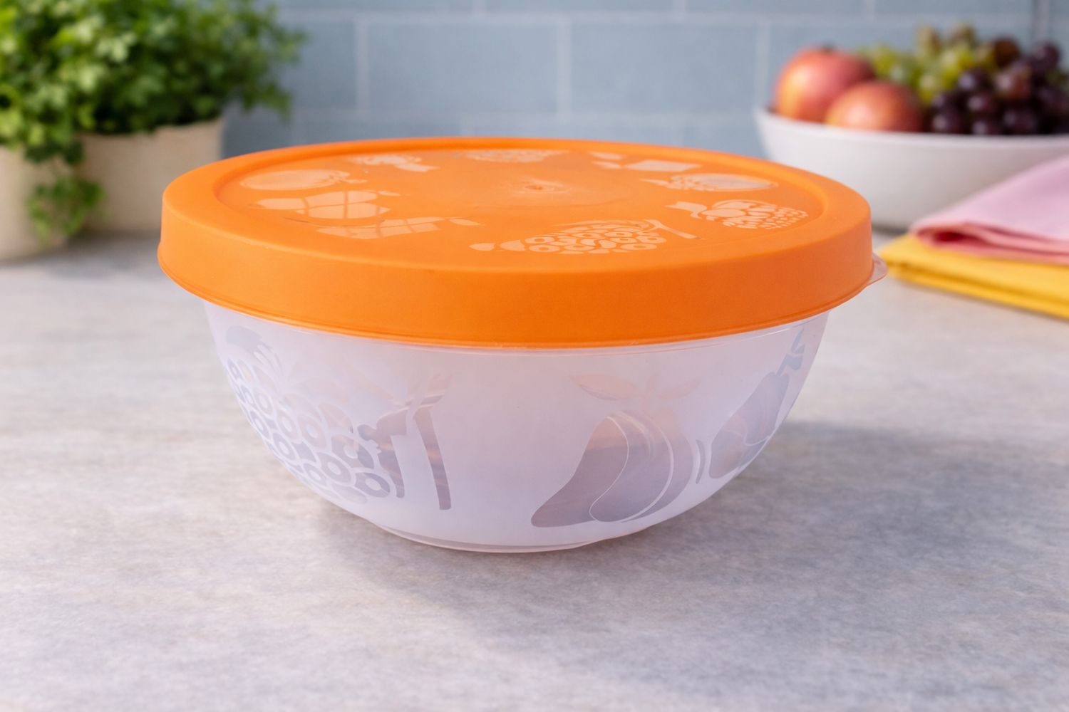 Tasa plastik me kapak