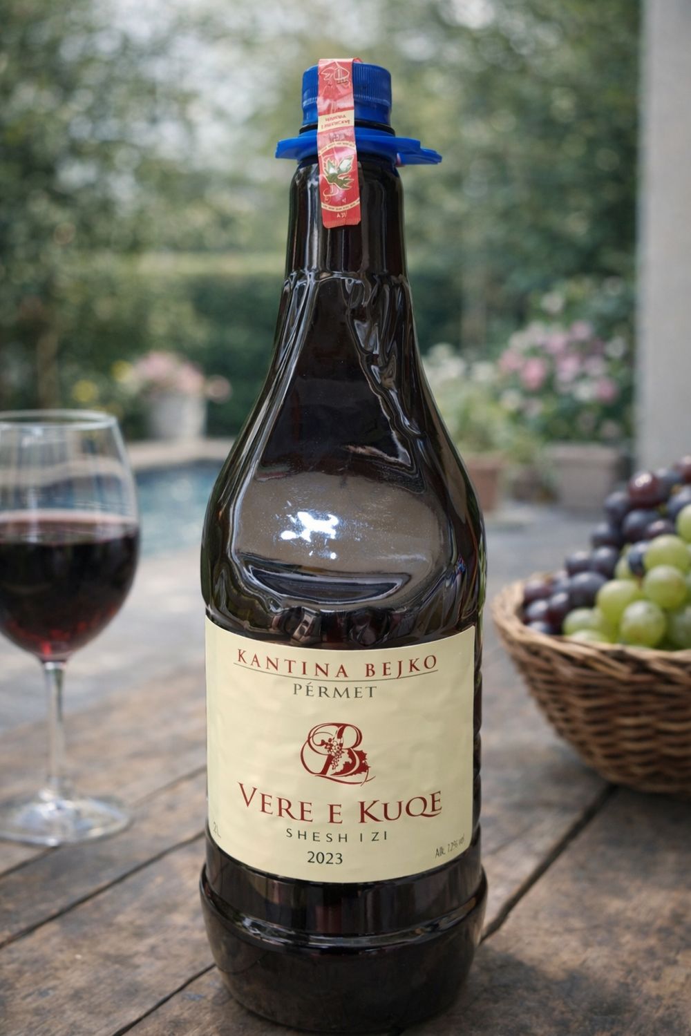 Vere e kuqe Shesh i zi 2 liter