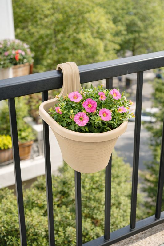 Vazo për varje në ballkon 20x27.5x24.5 3 litër