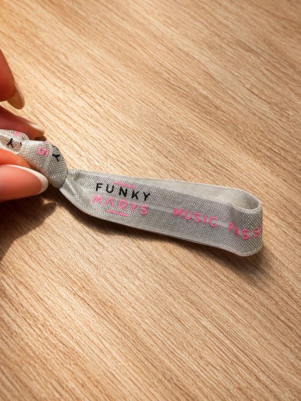 Armband "Funky Marys 2.0" Music.Passion.Energy. Armband "Funky Marys 2.0" Music.Passion.Energy.