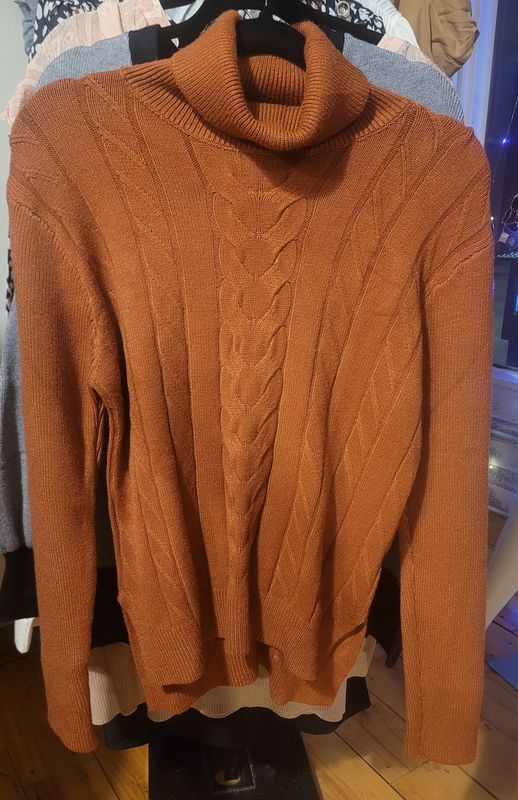 Long-sleeved Heavy Sweater,  size M