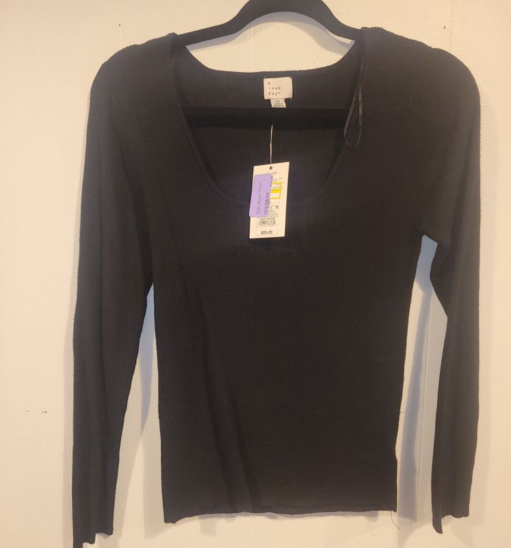 Long Sleeve Skinny Knit Shirt