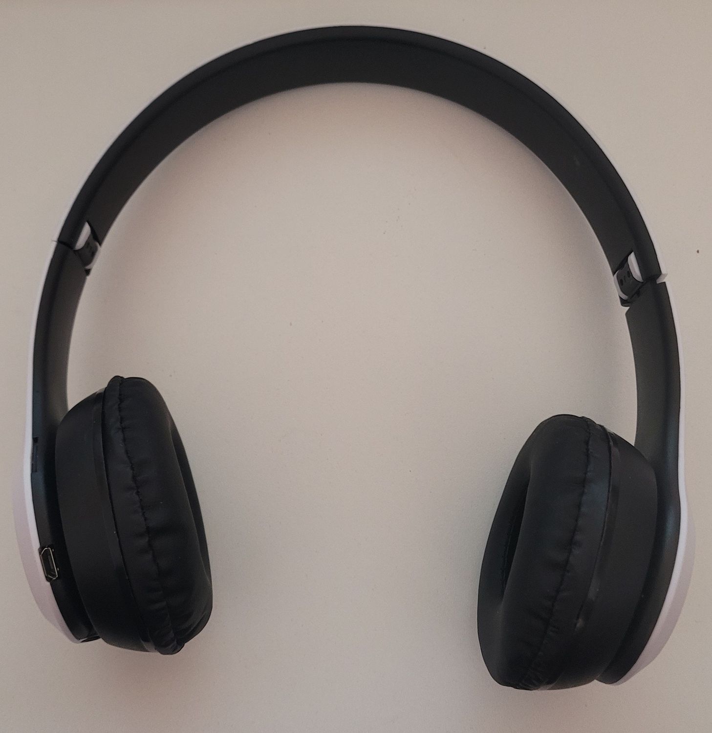 P47 Wireless Headphones, Colour: Black