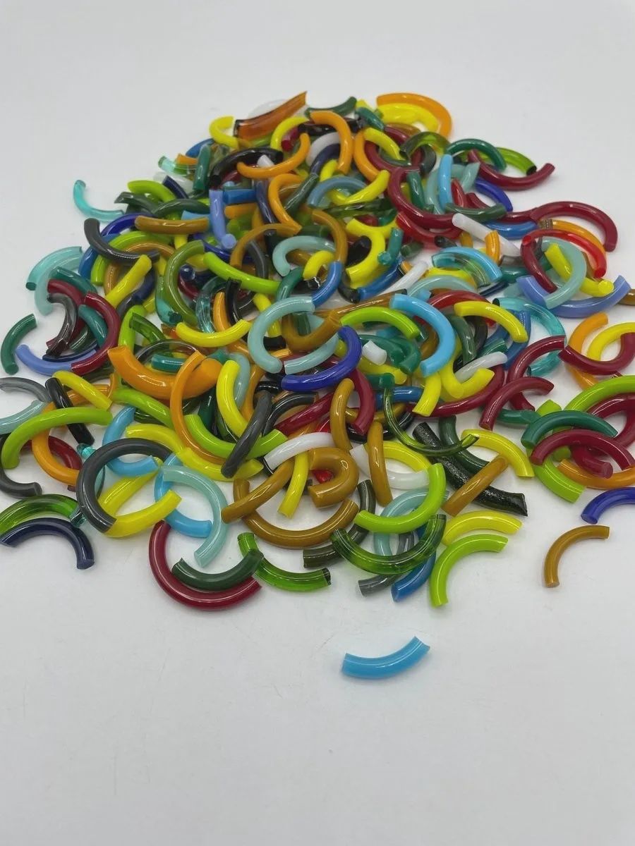 BE9004 Mardi Gras Mix Macaroni