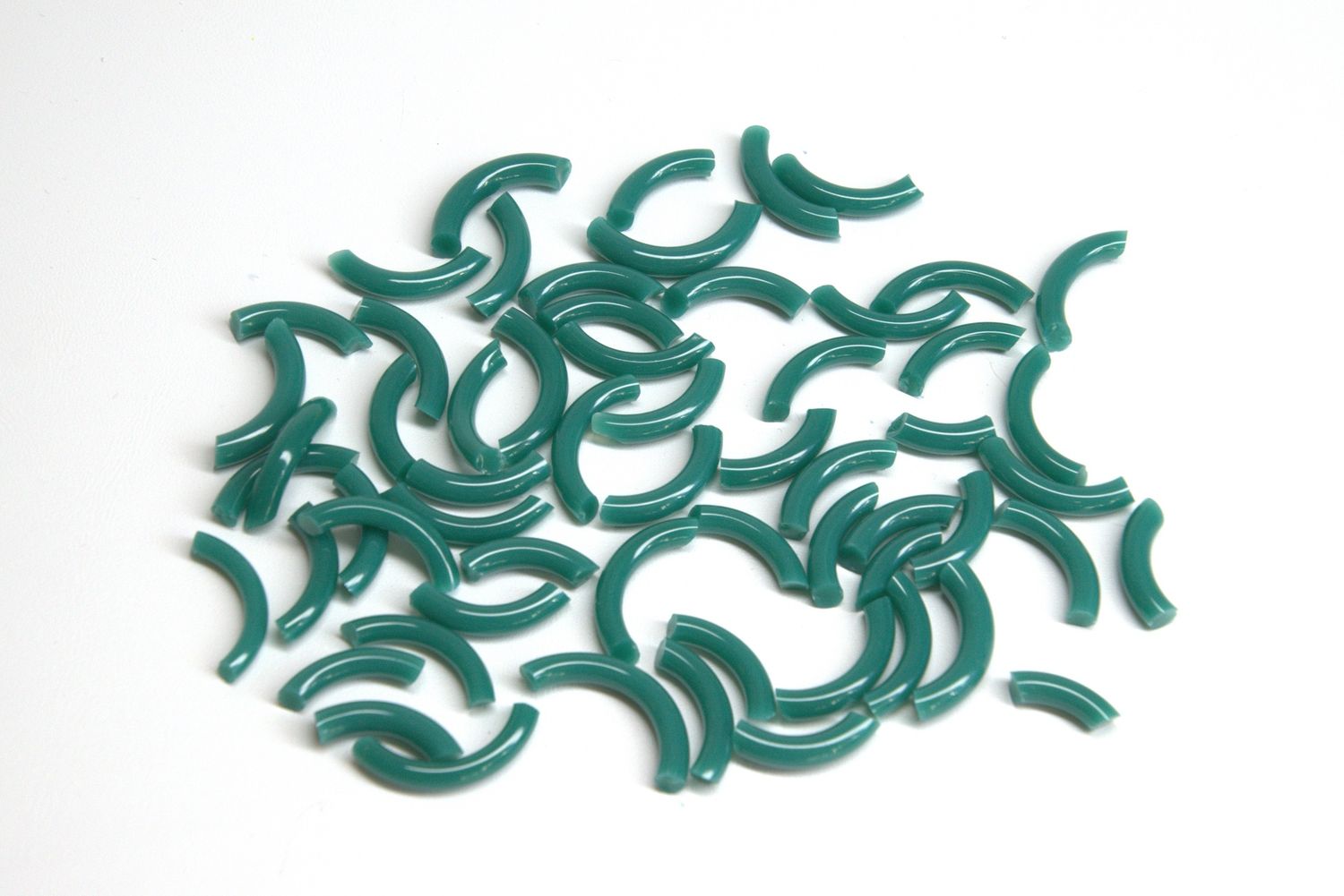 BE0144 Teal Green Macaroni