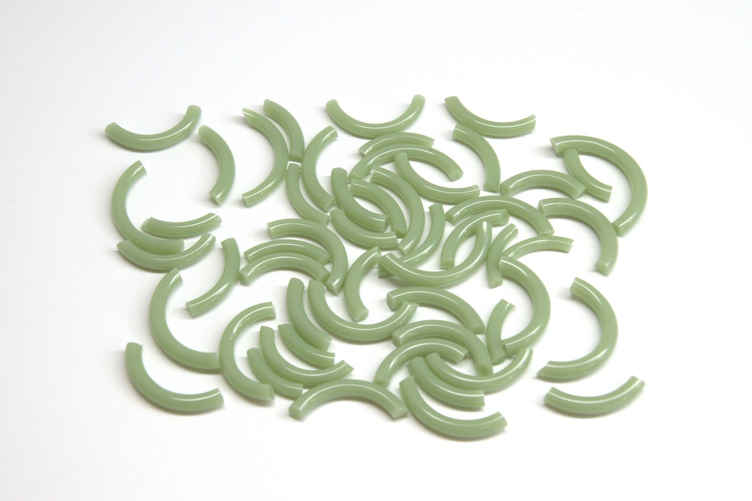 BE0207 Celadon Green Macaroni