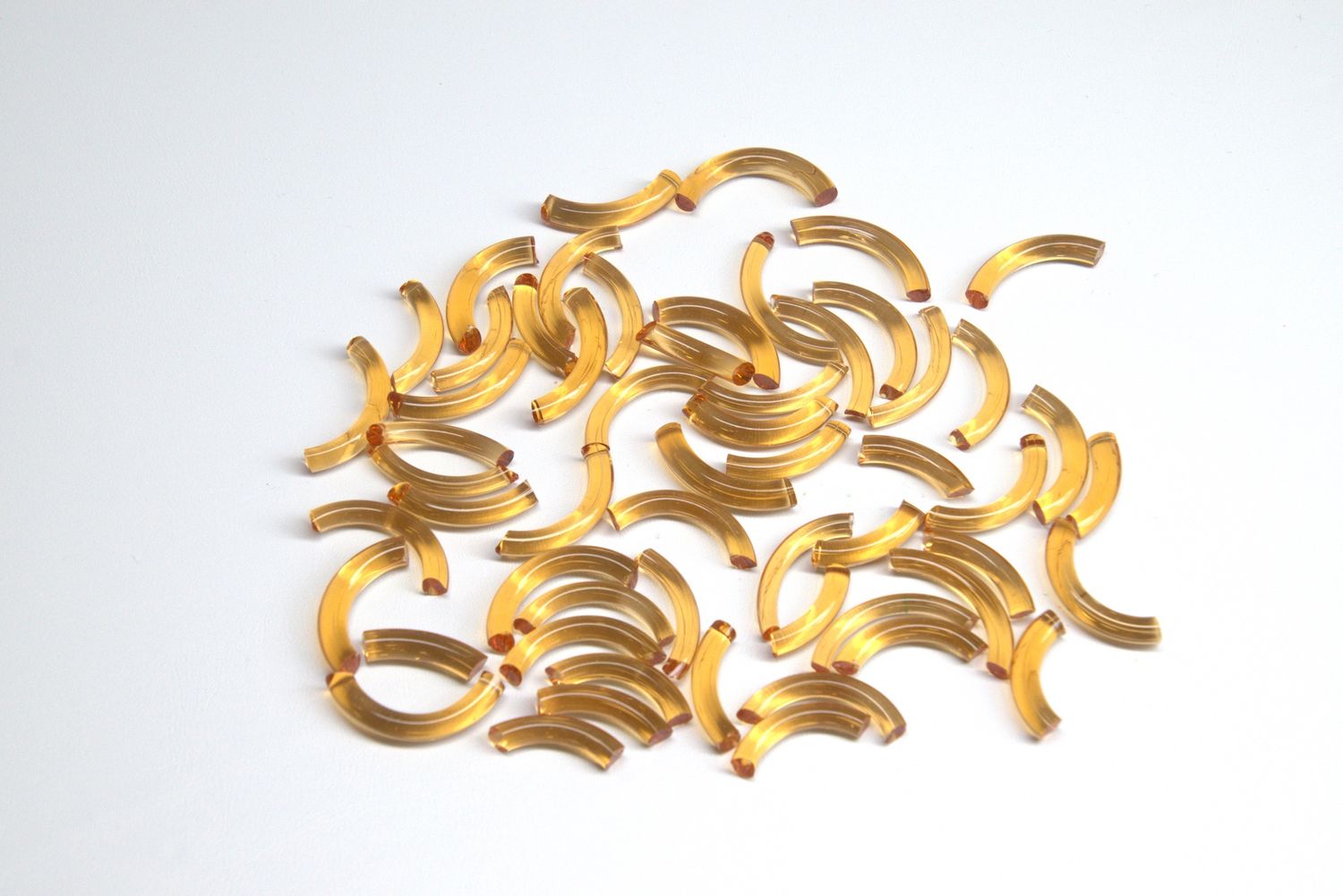 BE1857 Red Amber Tint Macaroni