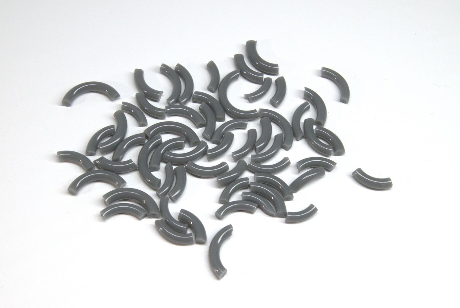 BE0136 Deco Gray Macaroni