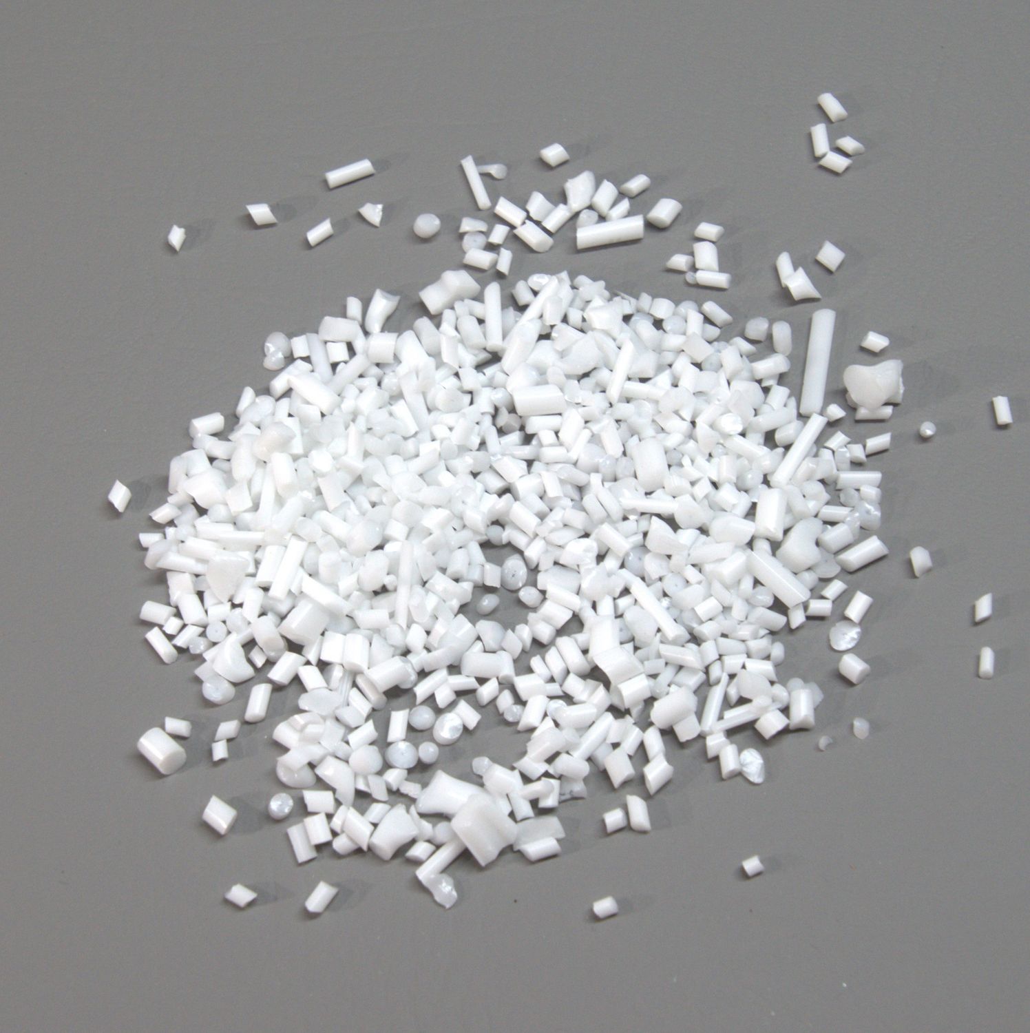 BE0013 Opaque White 2 Oz Bits&#39;n&#39;Pieces Standard
