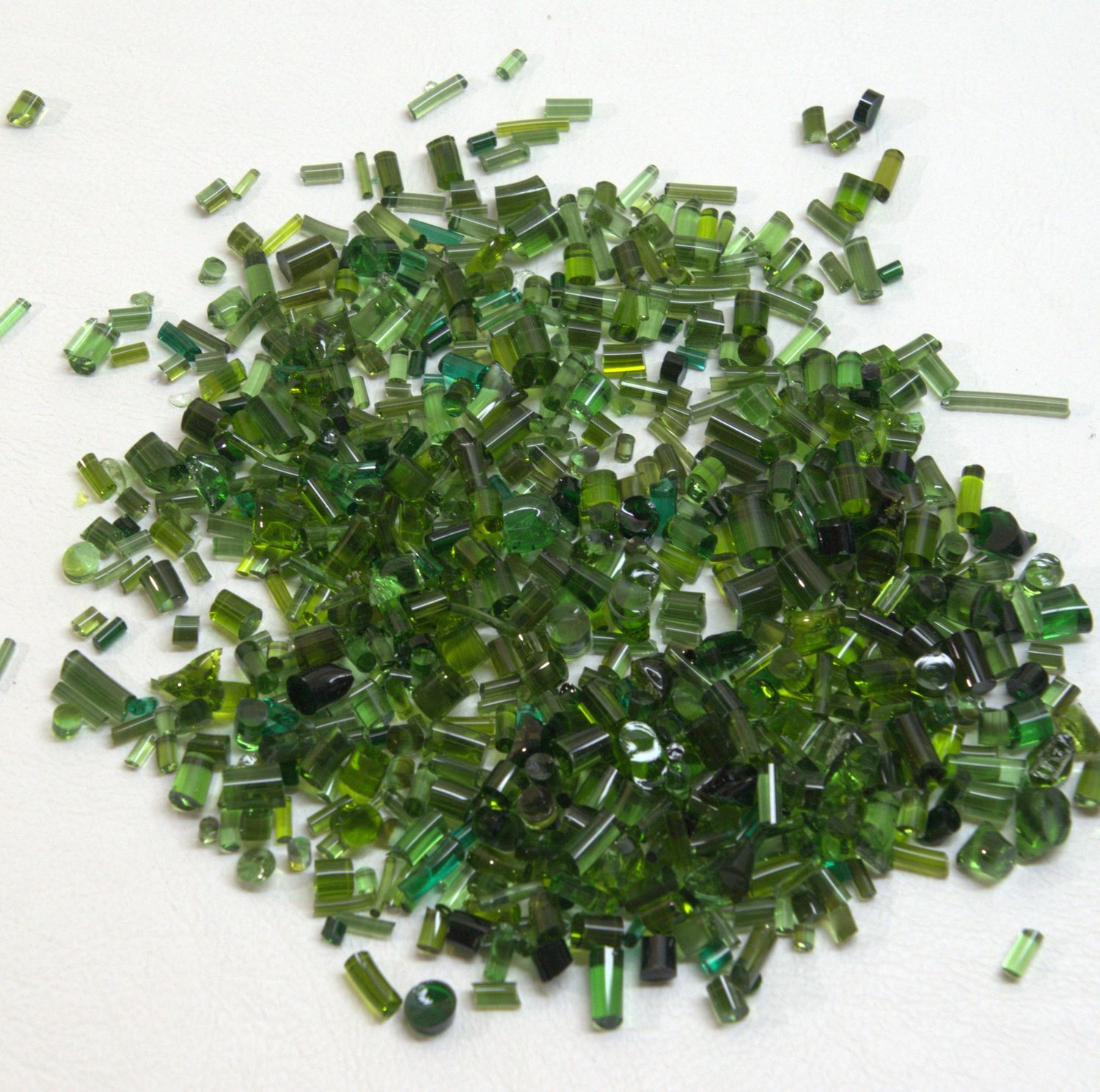 BE9028 Mixed Greens All Transparents Bits&#39;n&#39;Pieces