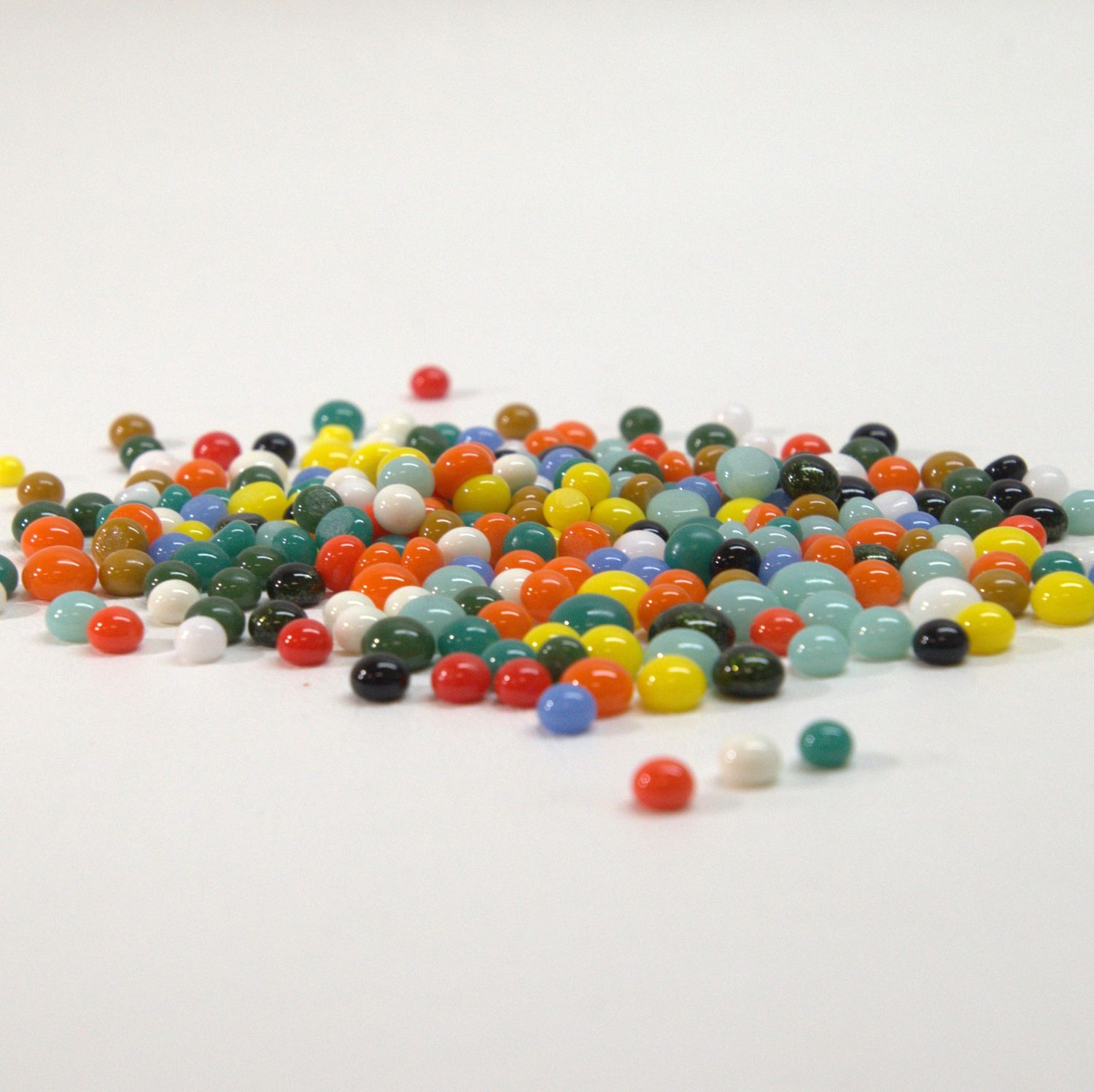 BE9004 Mardi Gras Mix 2 Oz Dots Standard