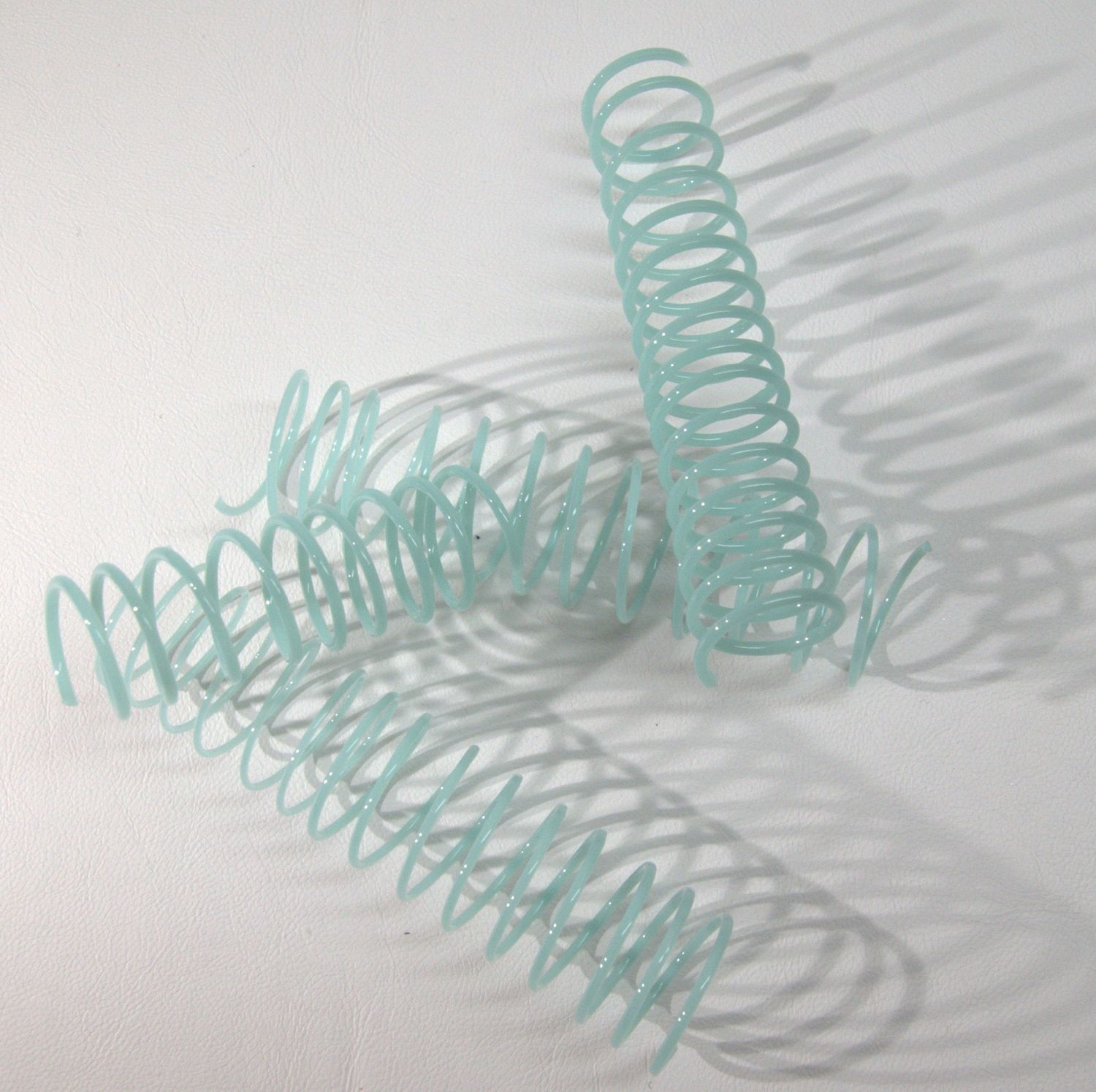 BE0161 Robin's Egg Blue Curls