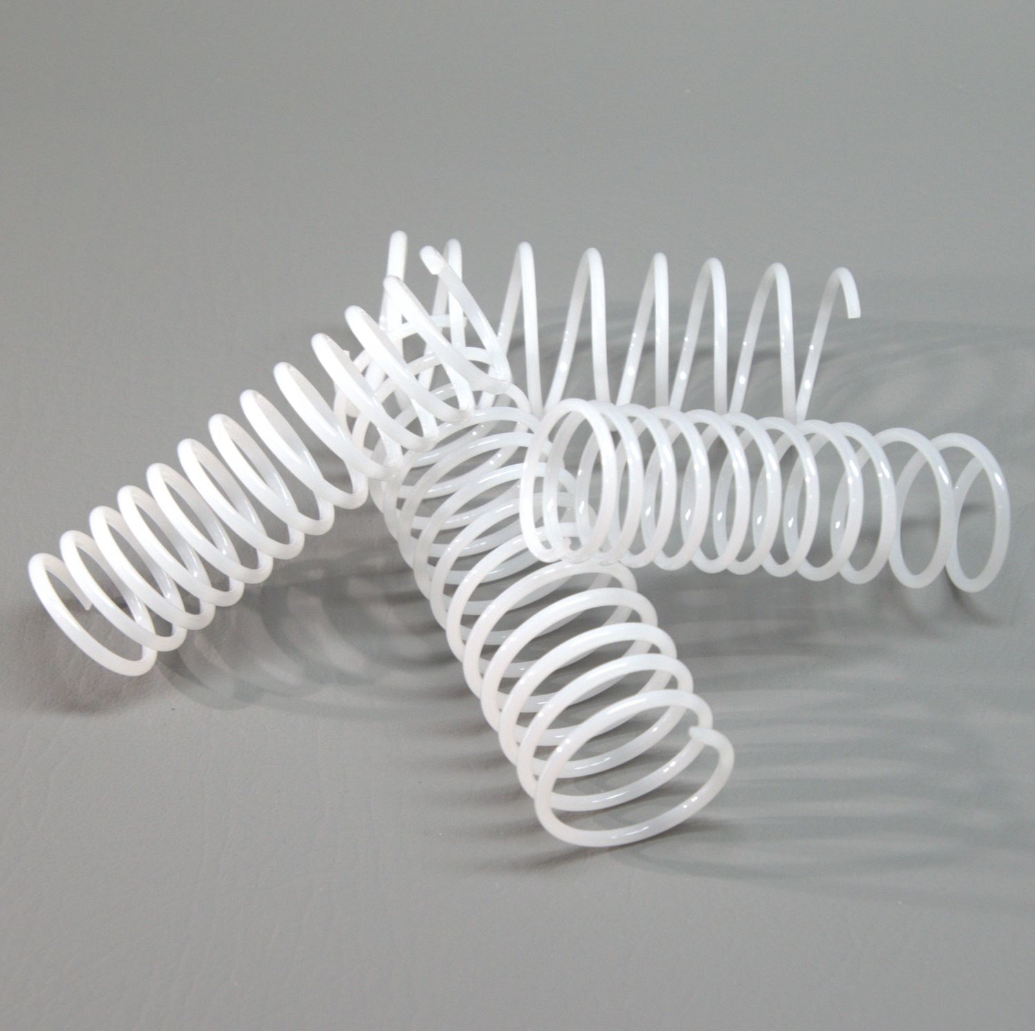 BE0143 Lacy White Curls