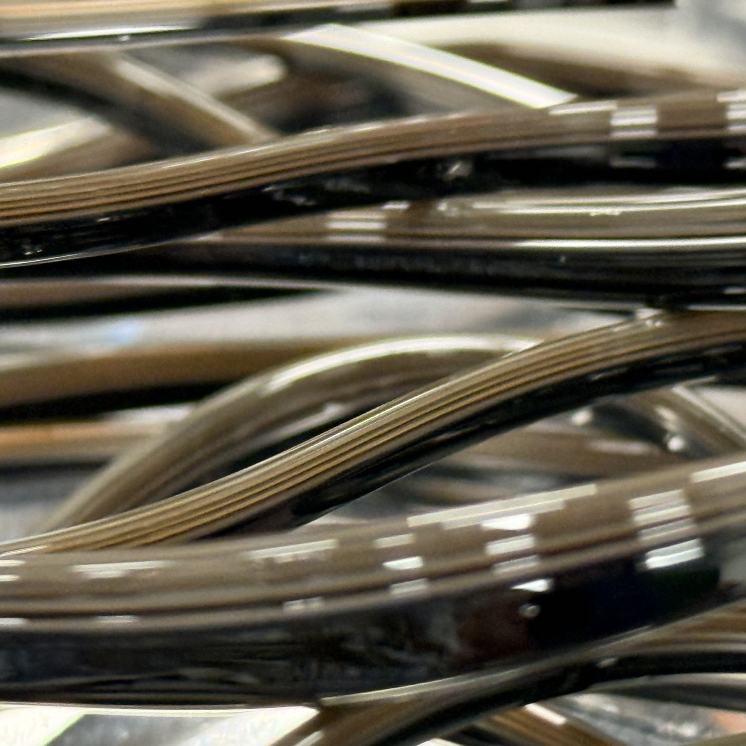 BE9110 Black Brown Serpentine