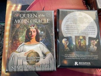 Queen of the Moon Oracle