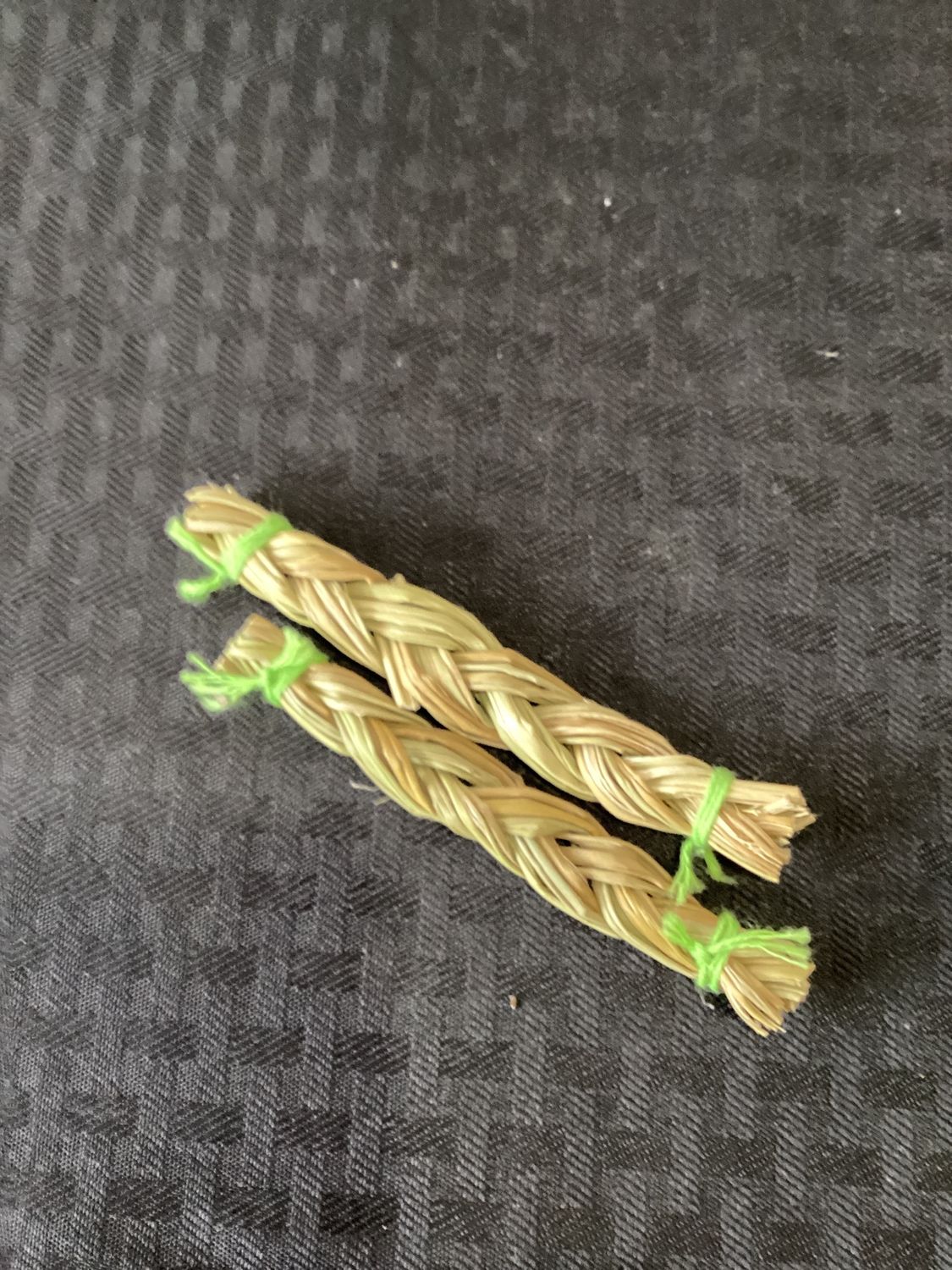 Sweetgrass 4-5"