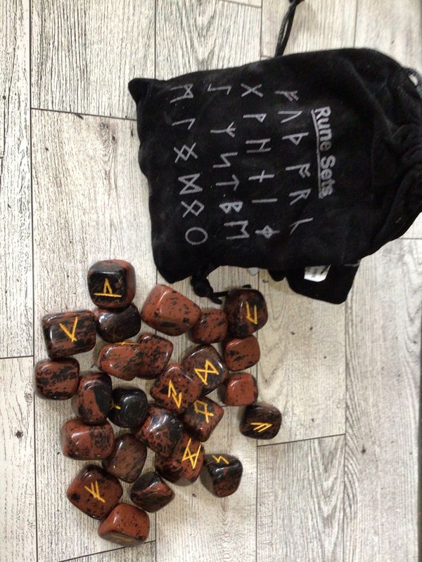 Mahogany Obsidian Rune Set