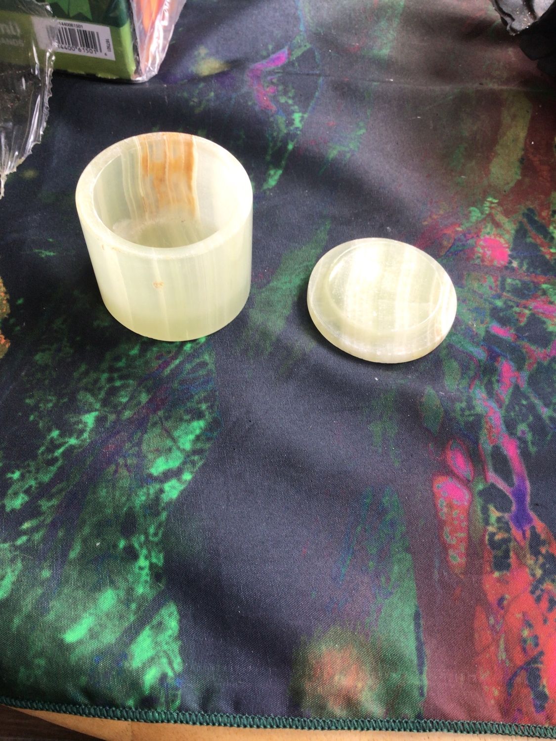 Green Onyx Bowl w/Lid