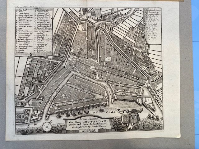 1742 Map -  Grondtekening der Stad ROTTERDAM, verbeterd door J. Kortebrant