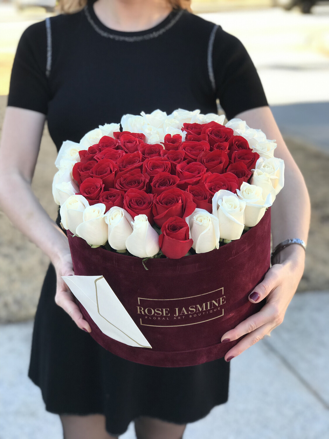 Love is in the air (Up To 4 Dozen Fresh Cut Roses)