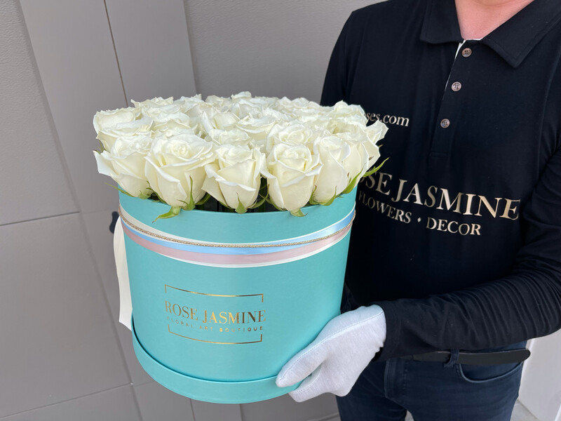Tiffany Flower Box & Up To 40 Stems Fresh Premium Roses 