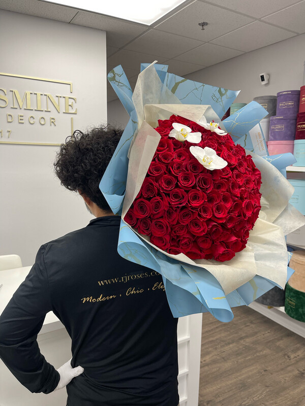 100 Premium Long Stem *Red* Roses - Wrapped Bouquet