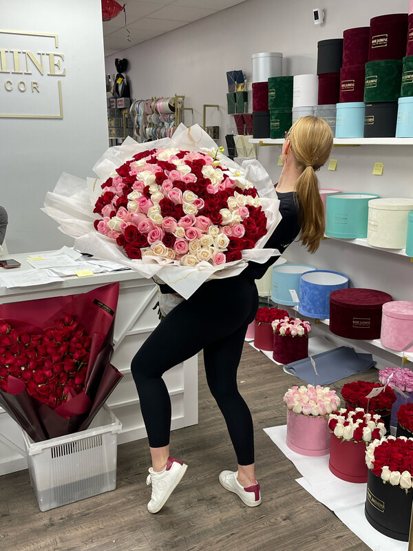 200 Premium Long Stem Roses - Wrapped Bouquet