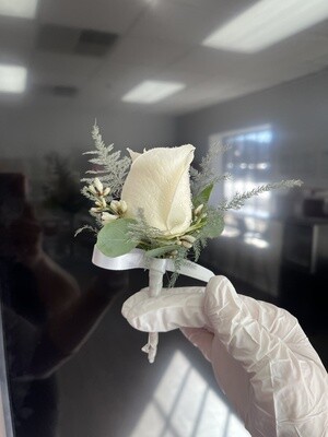 Boutonniere - Pick Up or Add On Item ONLY