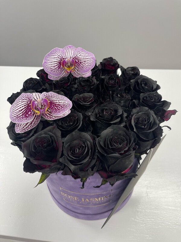 Colored Fresh Roses Flower Box