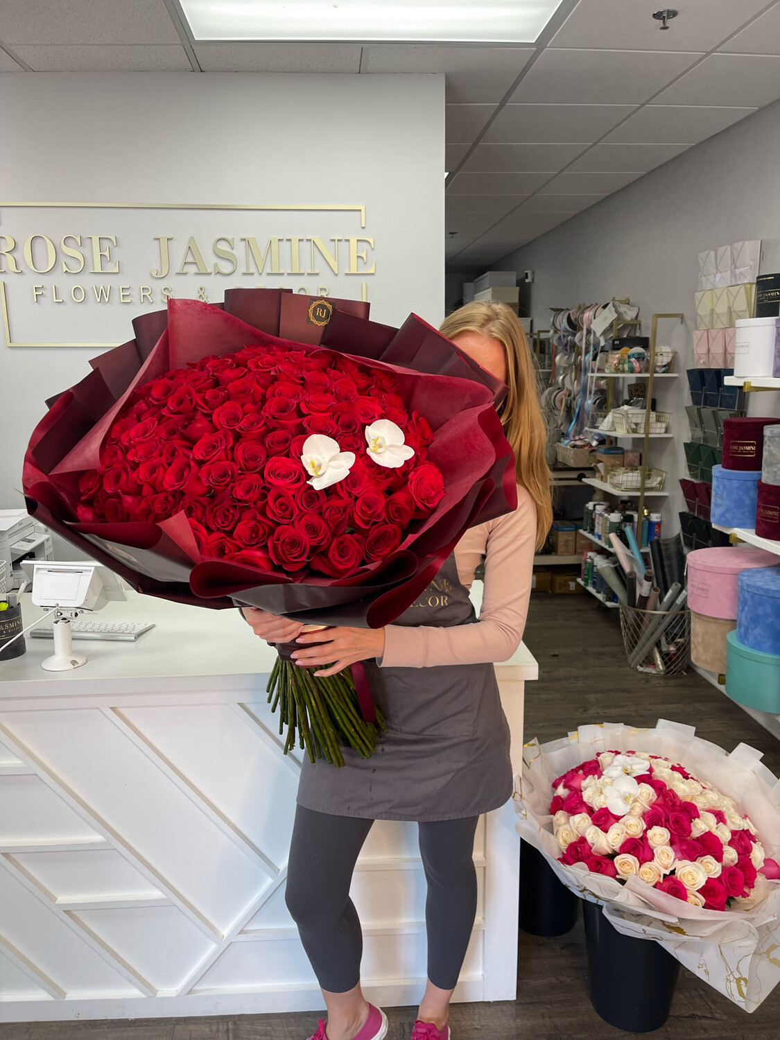 100 Premium Long Stem Roses - Wrapped Bouquet
