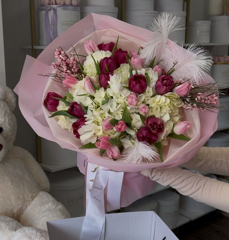 We Dream Of Tulips - Wrapped Bouquet