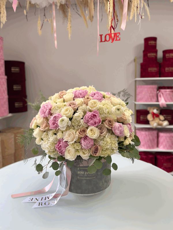 Grace Arrangement In Giant Box