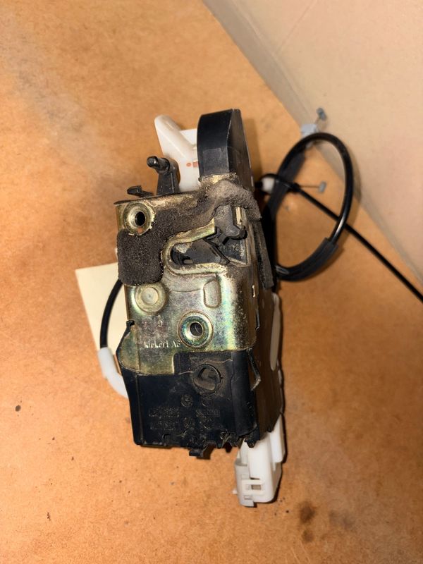 Serrure de porte  9681333580q00