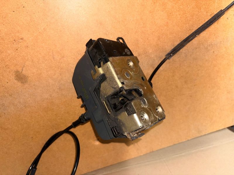 Serrure de porte  RA25R01W