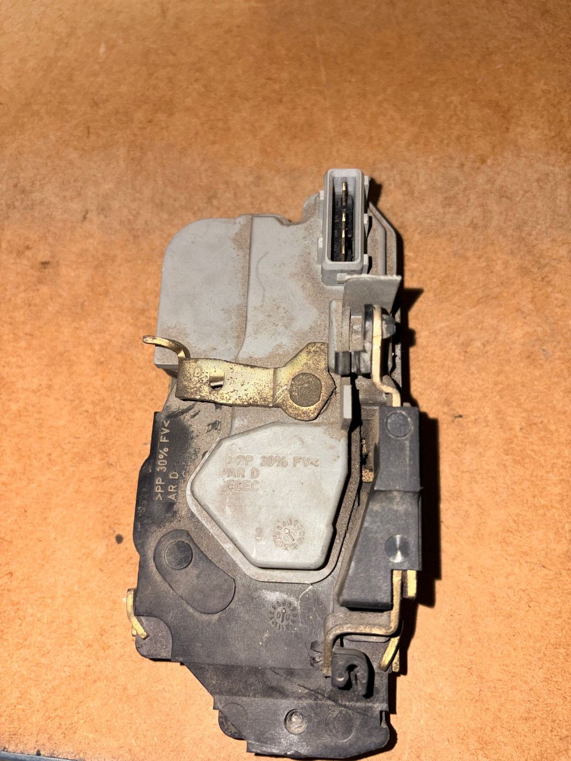 Serrure de porte 9138J0