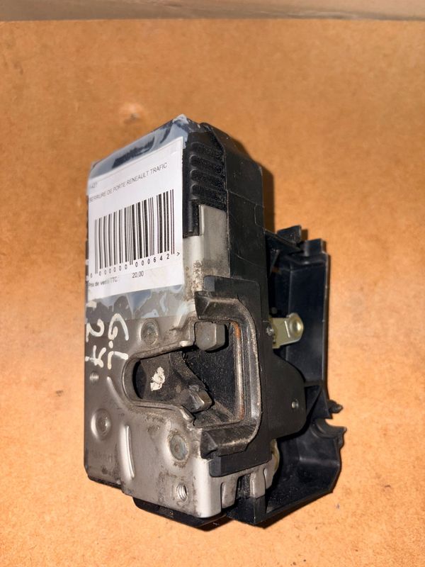 Serrure de porte 8200282303