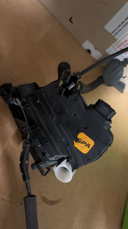 Serrure de porte 805030700r