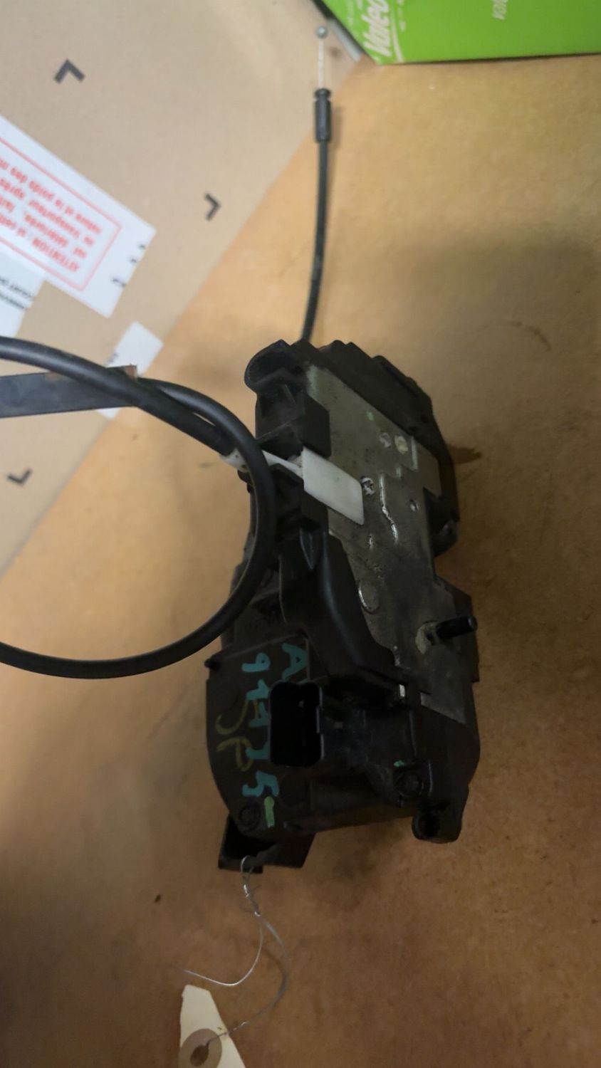 Serrure de porte 8200219247