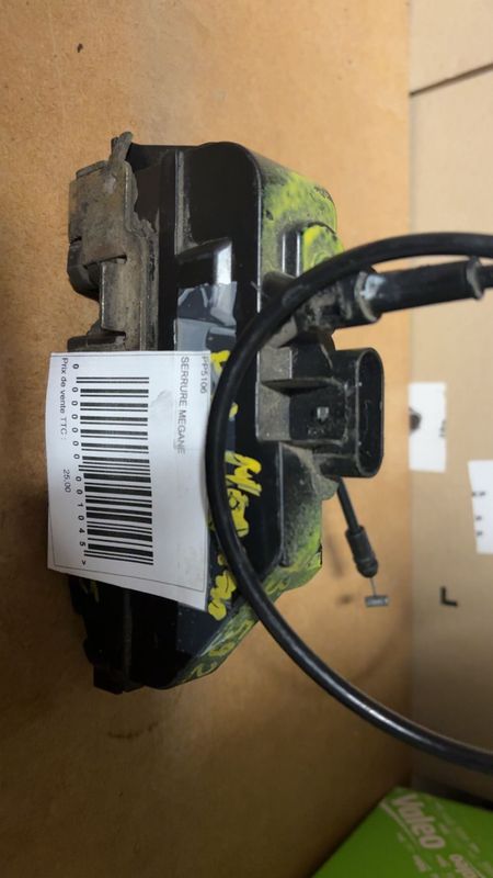 Serrure de porte 8200027779