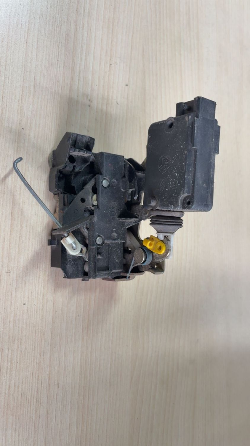 Serrure de porte 7701367879