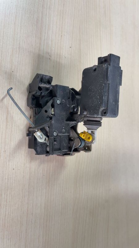 Serrure de porte 7701367879